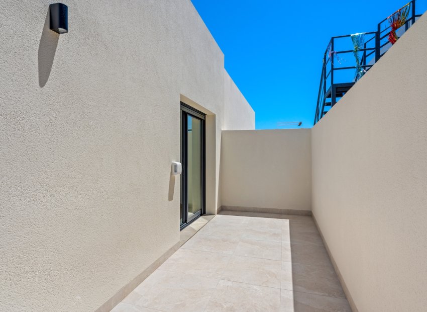 Herverkoop - Vrijstaande woning / Villa -
Daya Nueva - Costa Blanca South