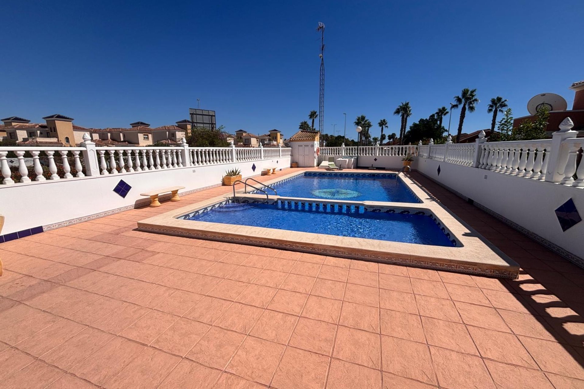 Herverkoop - Vrijstaande woning / Villa -
El Campo