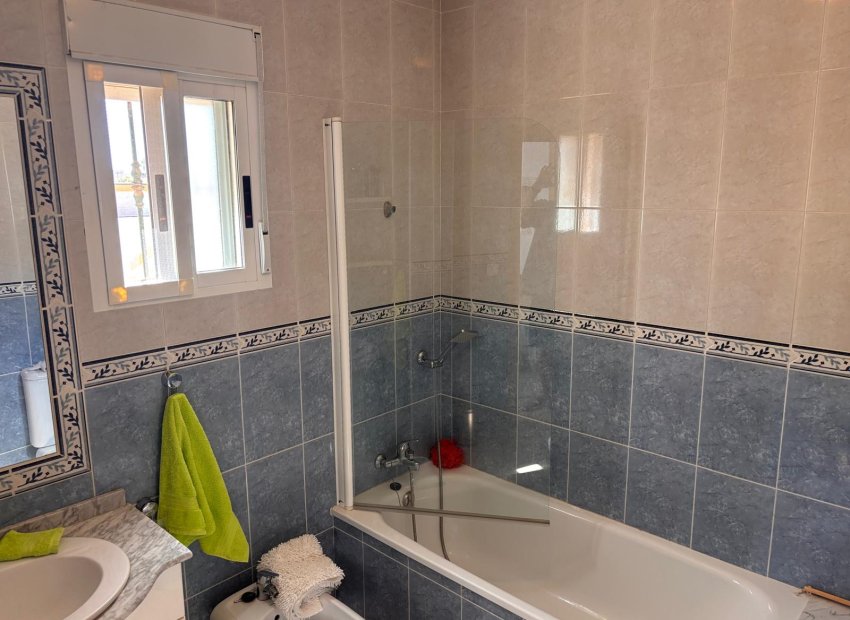 Herverkoop - Vrijstaande woning / Villa -
El Campo