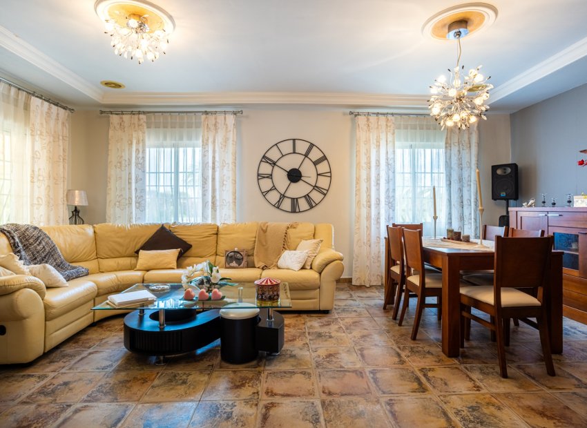 Herverkoop - Vrijstaande woning / Villa -
Elche - La Hoya