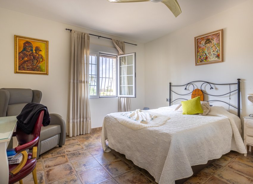 Herverkoop - Vrijstaande woning / Villa -
Elche - La Hoya
