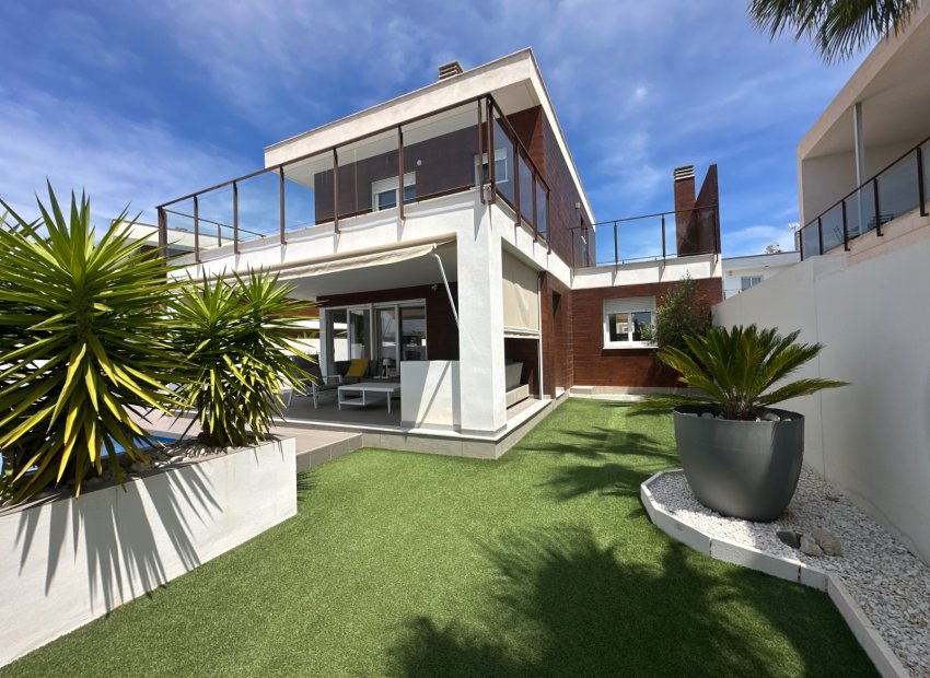 Herverkoop - Vrijstaande woning / Villa -
Gran Alacant