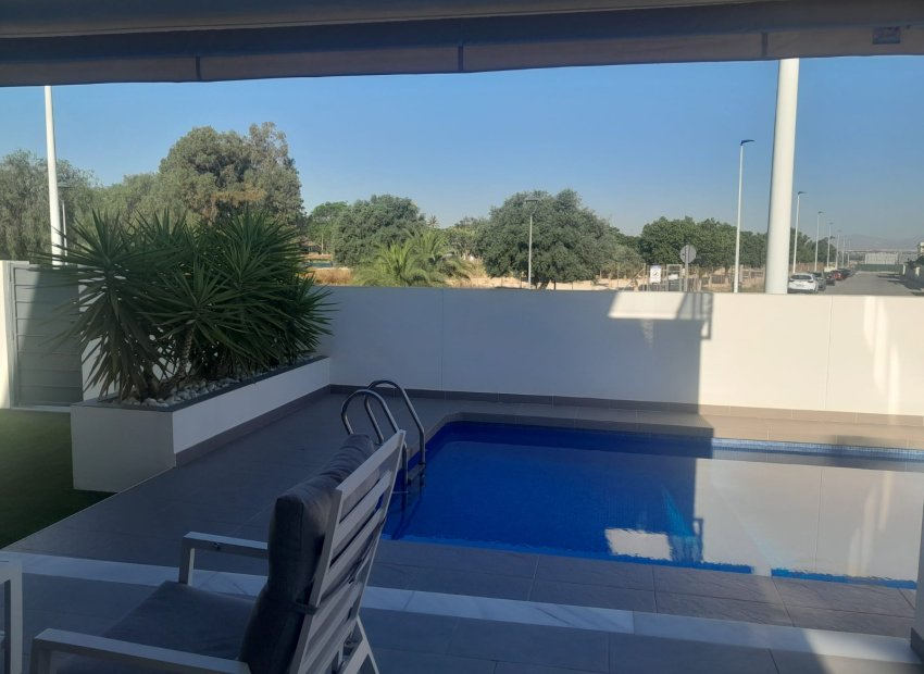 Herverkoop - Vrijstaande woning / Villa -
Gran Alacant