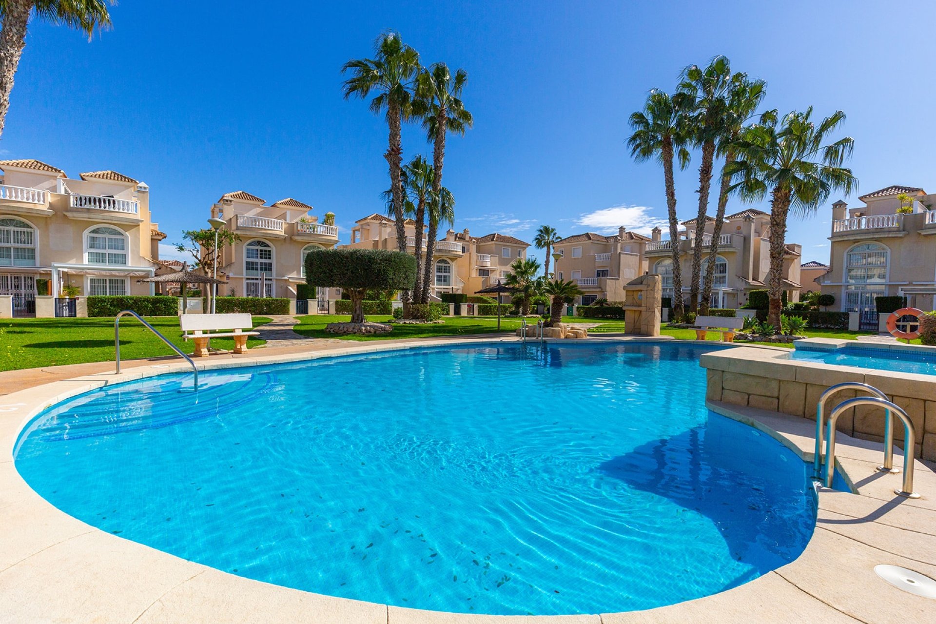 Herverkoop - Vrijstaande woning / Villa -
Guardamar del Segura - El Raso