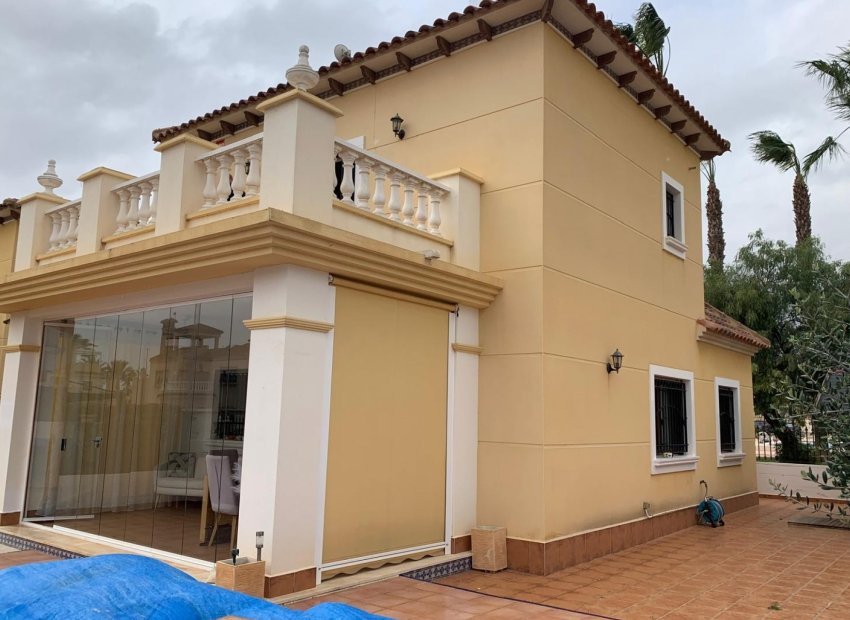 Herverkoop - Vrijstaande woning / Villa -
Guardamar del Segura - El Raso