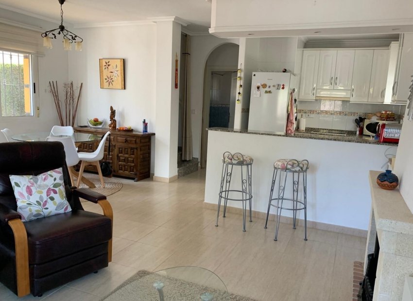 Herverkoop - Vrijstaande woning / Villa -
Guardamar del Segura - El Raso