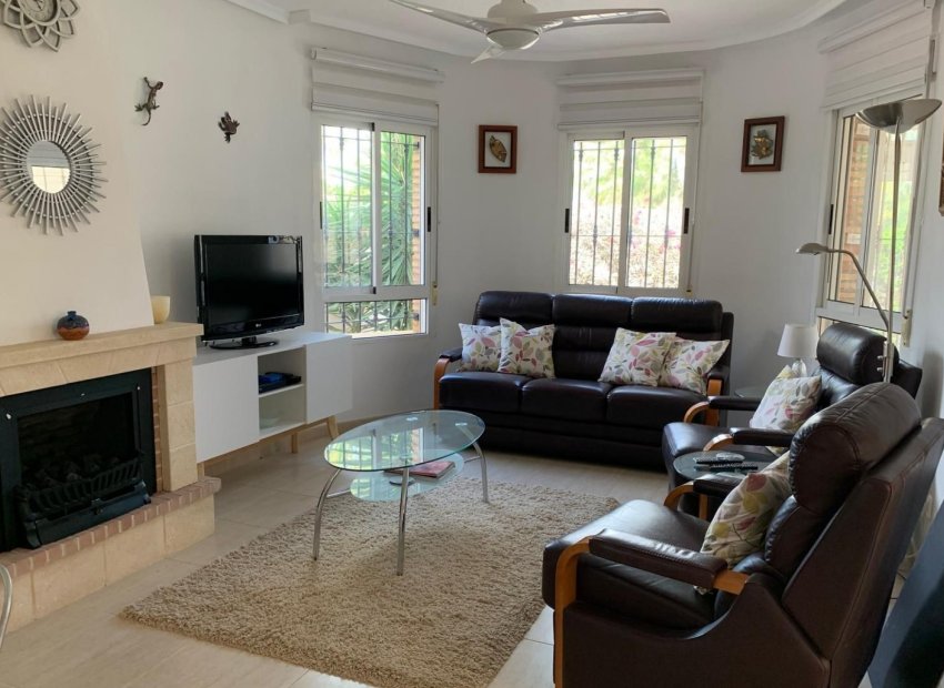 Herverkoop - Vrijstaande woning / Villa -
Guardamar del Segura - El Raso