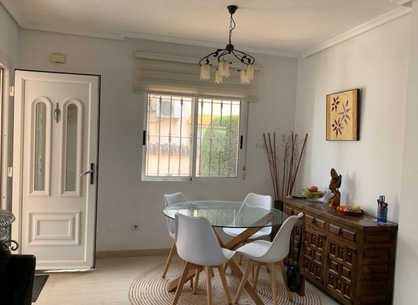 Herverkoop - Vrijstaande woning / Villa -
Guardamar del Segura - El Raso