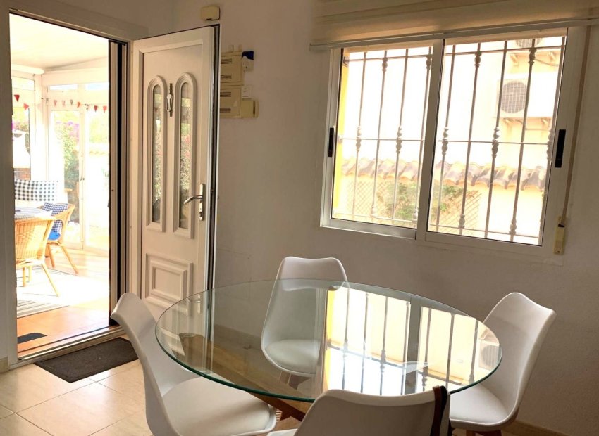Herverkoop - Vrijstaande woning / Villa -
Guardamar del Segura - El Raso