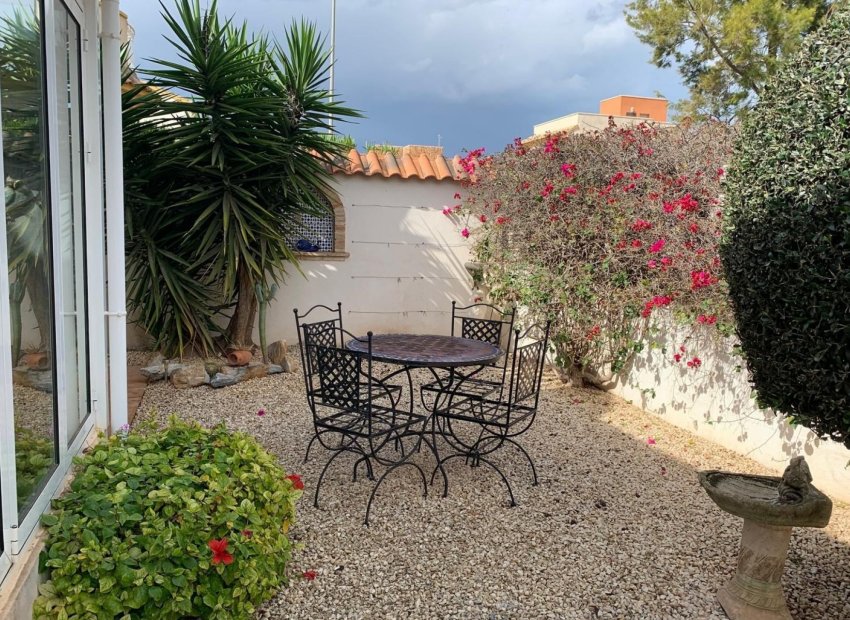 Herverkoop - Vrijstaande woning / Villa -
Guardamar del Segura - El Raso
