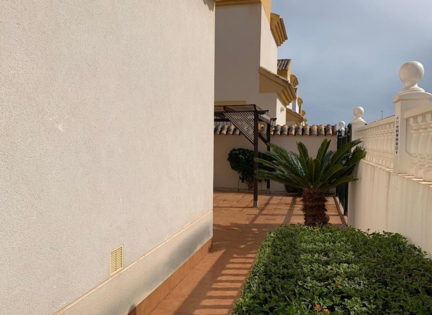 Herverkoop - Vrijstaande woning / Villa -
Guardamar del Segura - El Raso