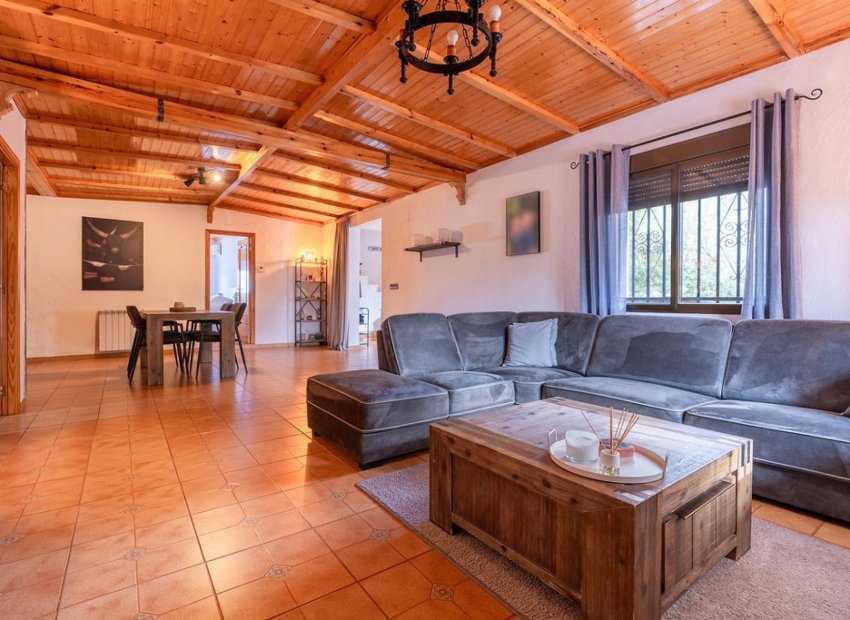 Herverkoop - Vrijstaande woning / Villa -
Hondón de las Nieves