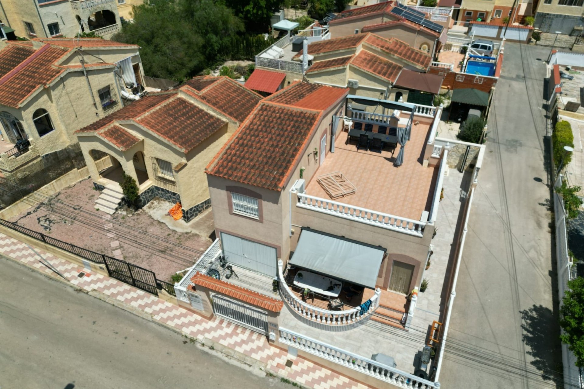 Herverkoop - Vrijstaande woning / Villa -
La Marina - La Marina Urb