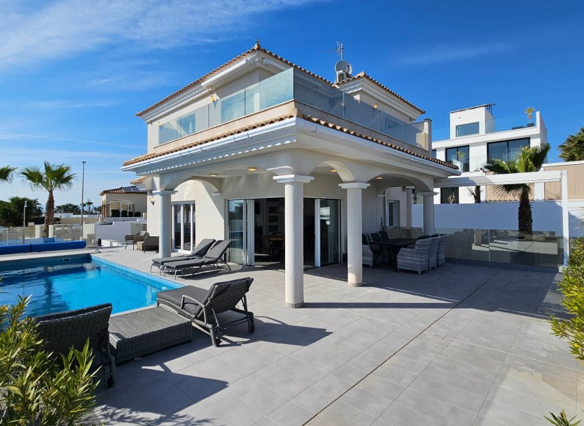 Herverkoop - Vrijstaande woning / Villa -
La Marina