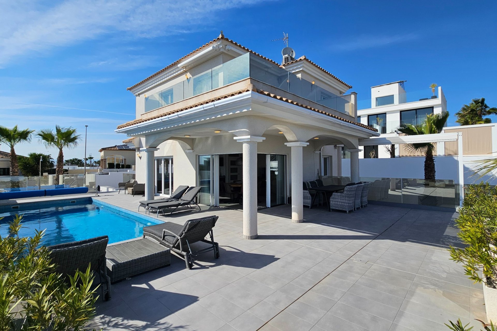 Herverkoop - Vrijstaande woning / Villa -
La Marina
