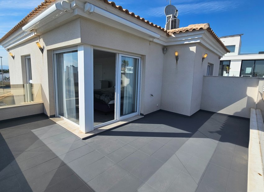 Herverkoop - Vrijstaande woning / Villa -
La Marina