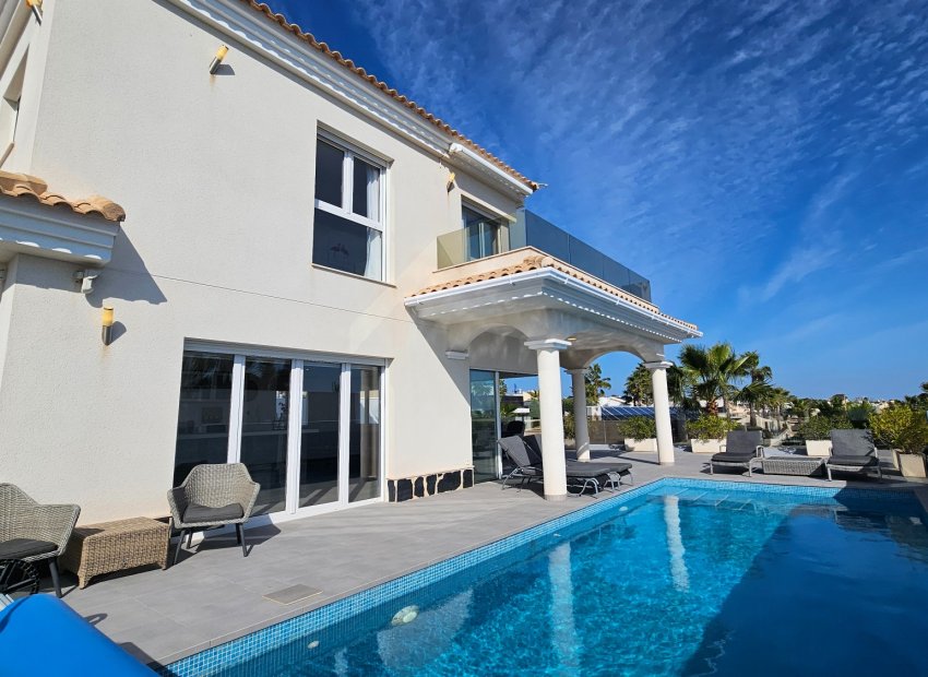 Herverkoop - Vrijstaande woning / Villa -
La Marina