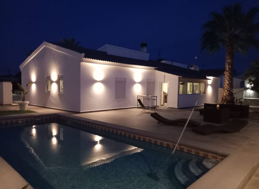 Herverkoop - Vrijstaande woning / Villa -
Lomas de Cabo Roig