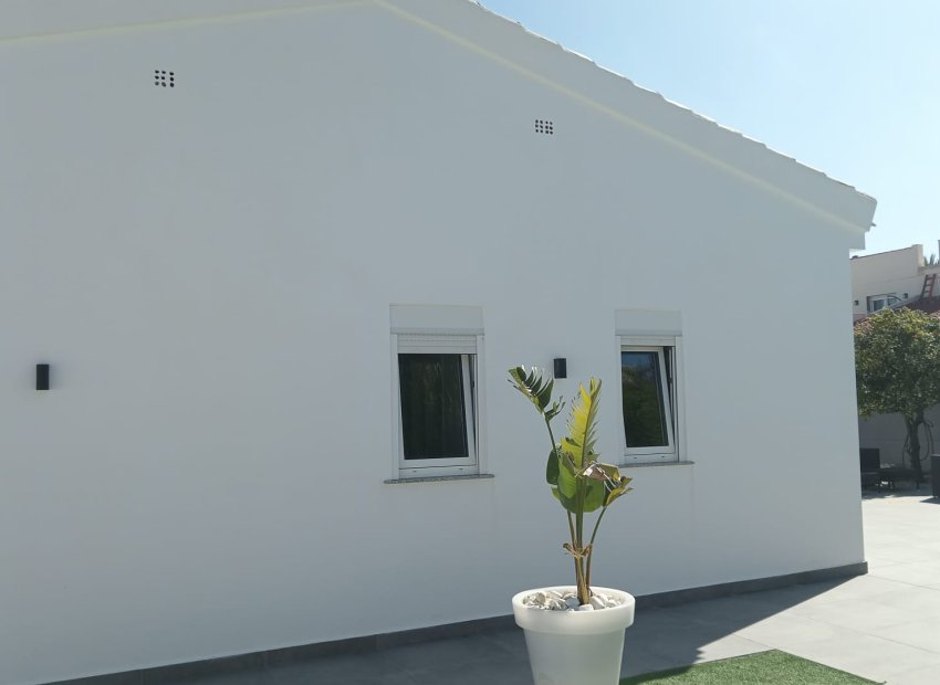 Herverkoop - Vrijstaande woning / Villa -
Lomas de Cabo Roig