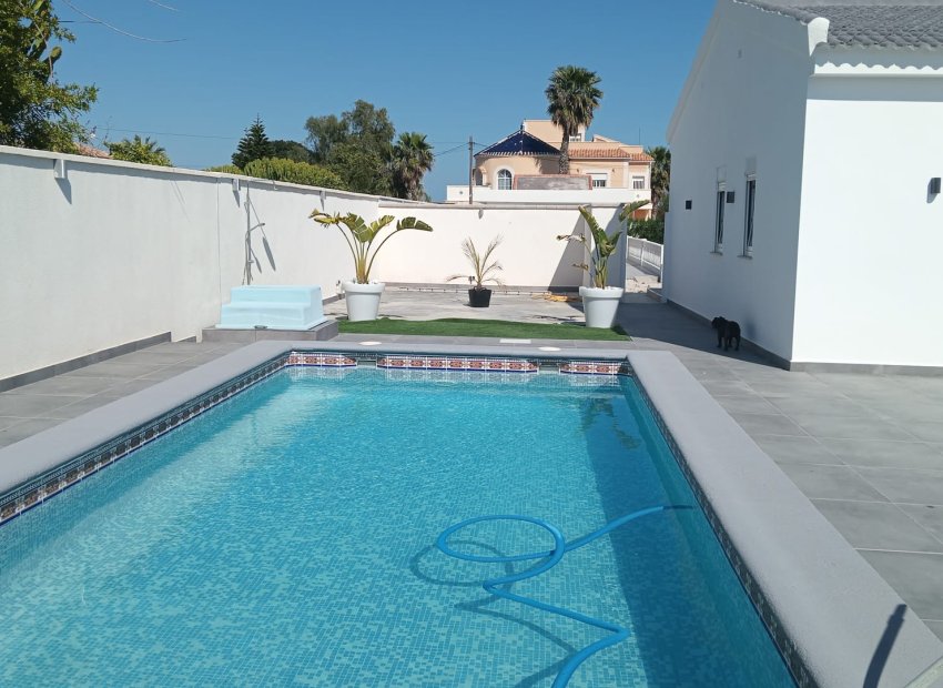 Herverkoop - Vrijstaande woning / Villa -
Lomas de Cabo Roig