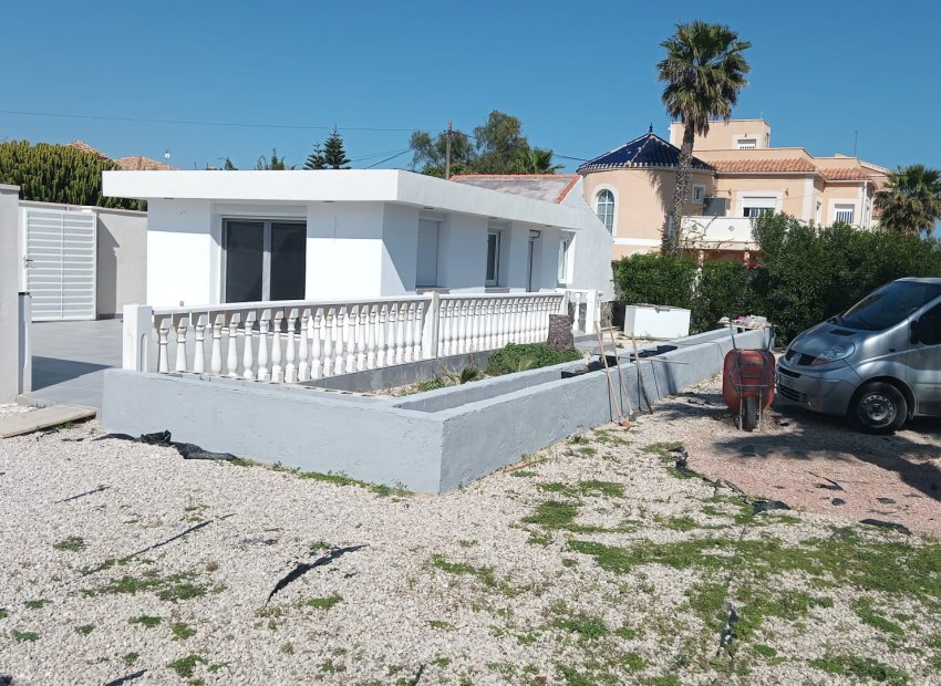 Herverkoop - Vrijstaande woning / Villa -
Lomas de Cabo Roig