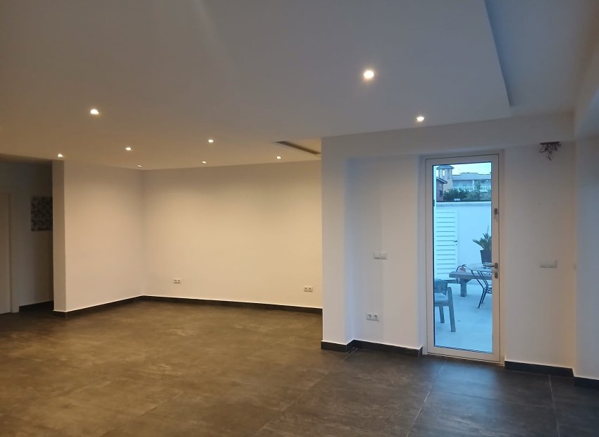 Herverkoop - Vrijstaande woning / Villa -
Lomas de Cabo Roig