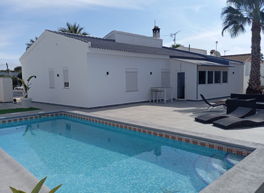 Herverkoop - Vrijstaande woning / Villa -
Lomas de Cabo Roig
