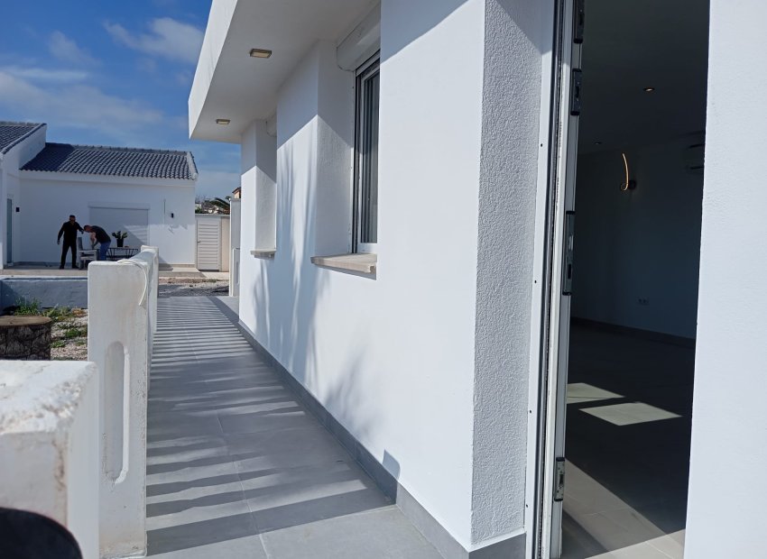 Herverkoop - Vrijstaande woning / Villa -
Lomas de Cabo Roig
