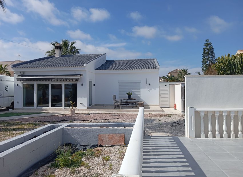 Herverkoop - Vrijstaande woning / Villa -
Lomas de Cabo Roig