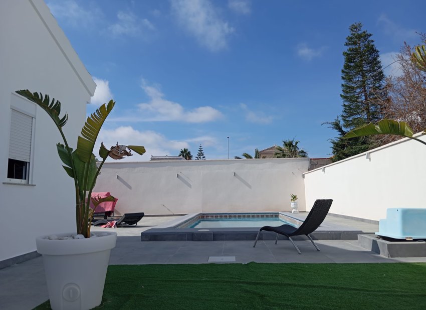 Herverkoop - Vrijstaande woning / Villa -
Lomas de Cabo Roig