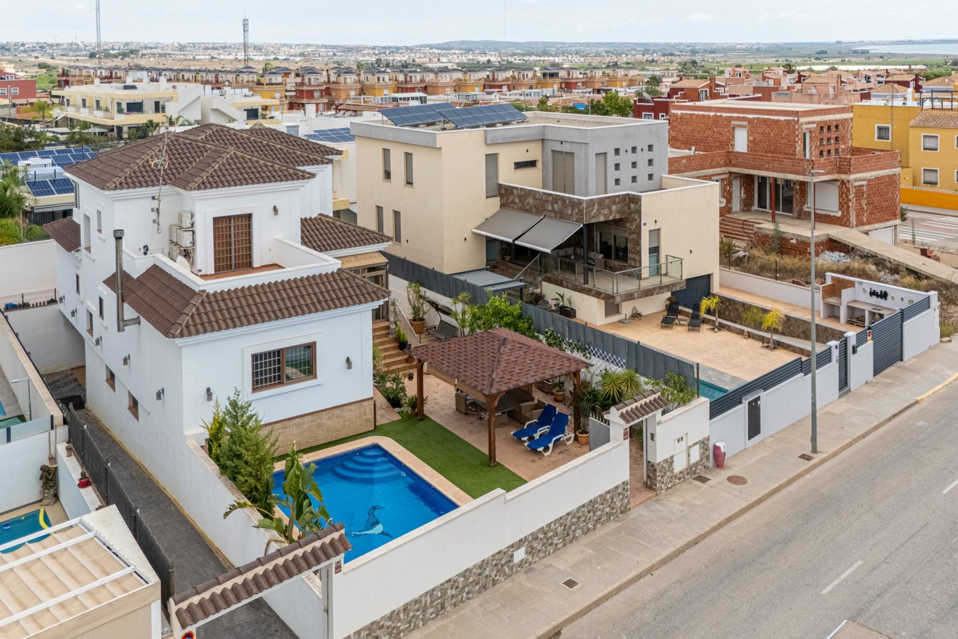 Herverkoop - Vrijstaande woning / Villa -
Los Montesinos - La Herrada
