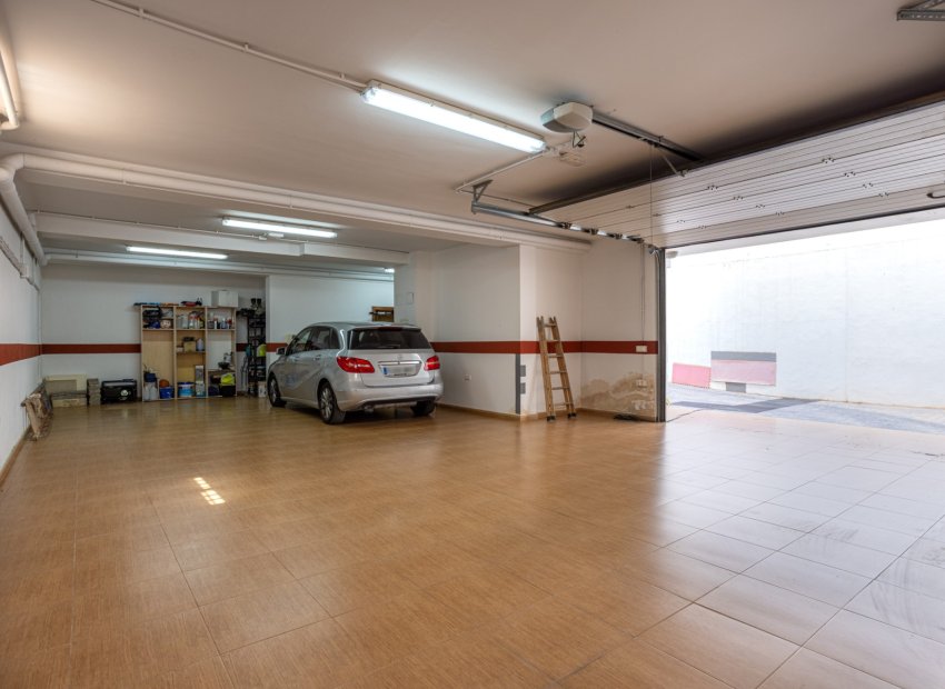 Herverkoop - Vrijstaande woning / Villa -
Los Montesinos - La Herrada