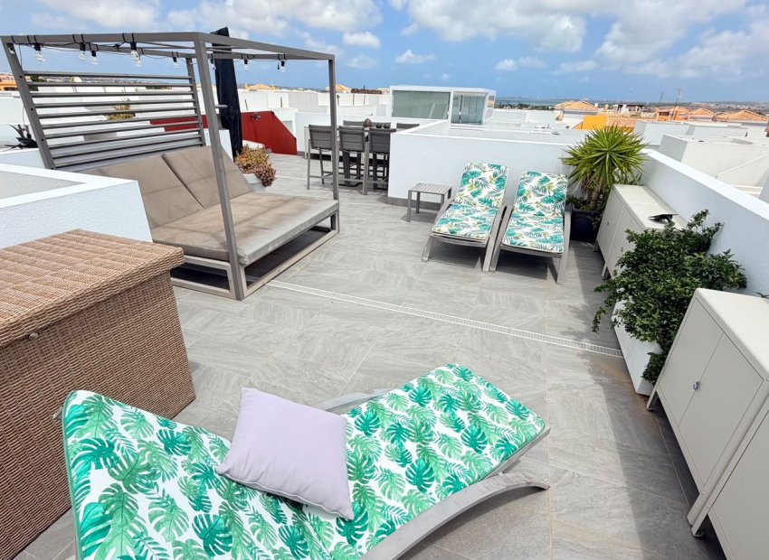 Herverkoop - Vrijstaande woning / Villa -
Los Montesinos - La Herrada