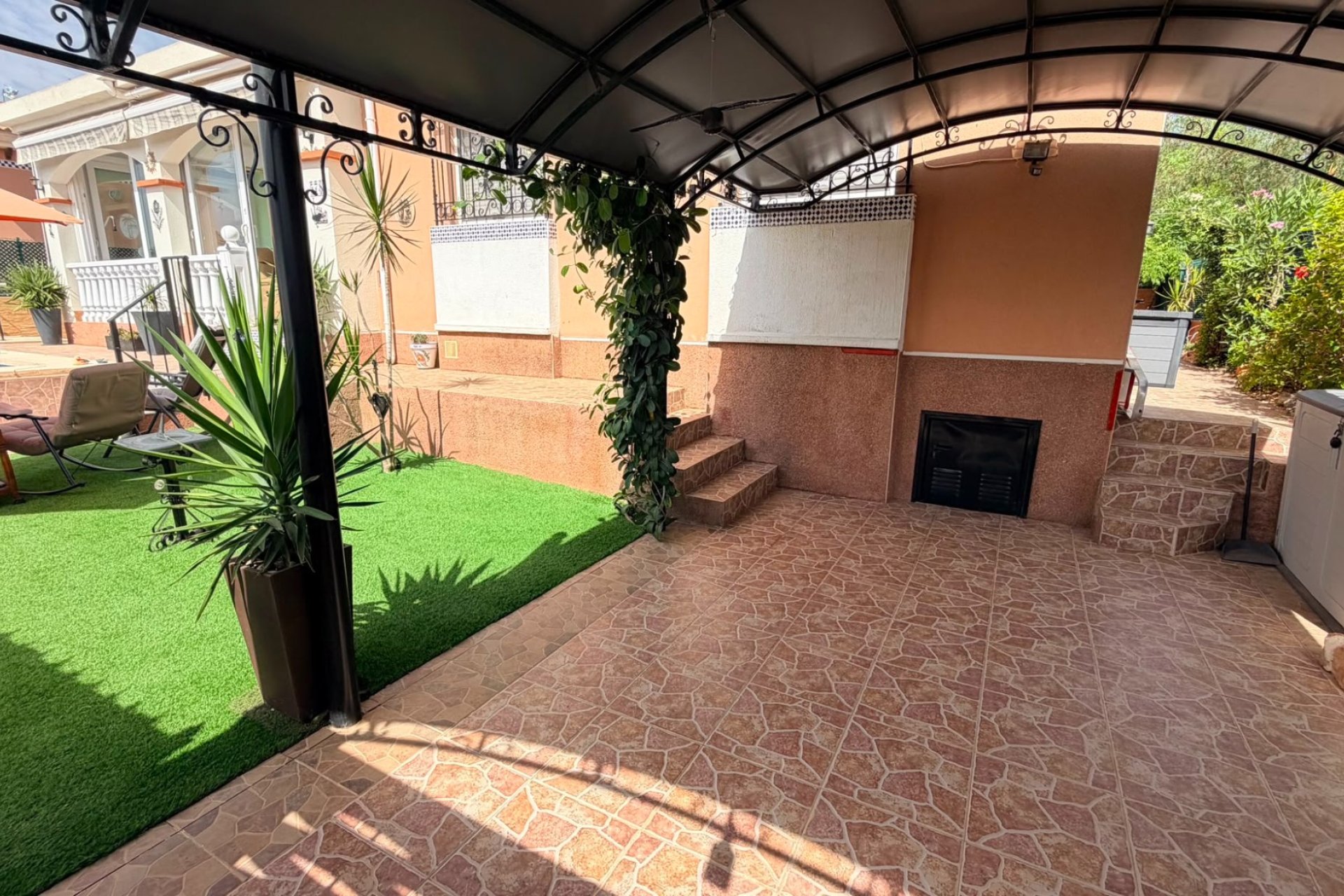 Herverkoop - Vrijstaande woning / Villa -
Los Montesinos - La Herrada