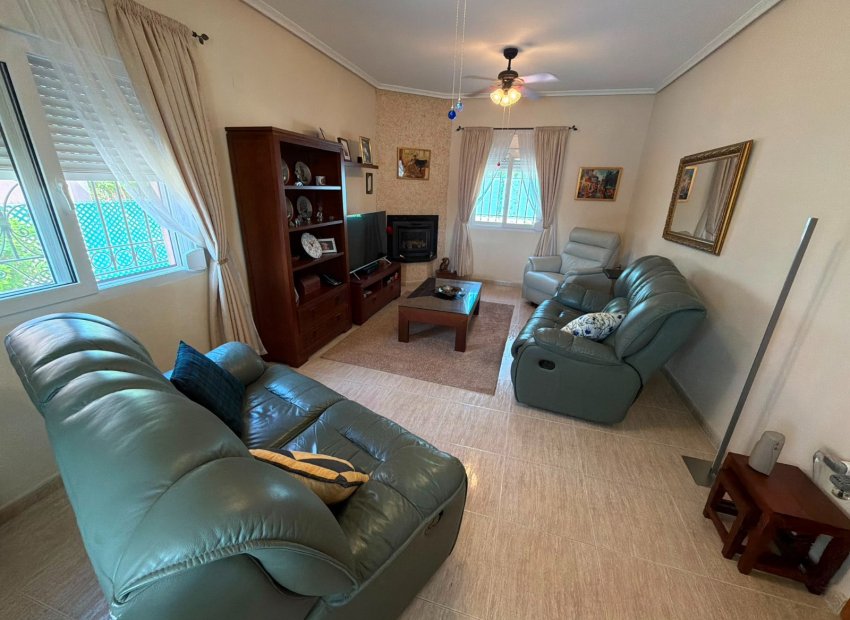 Herverkoop - Vrijstaande woning / Villa -
Los Montesinos - La Herrada