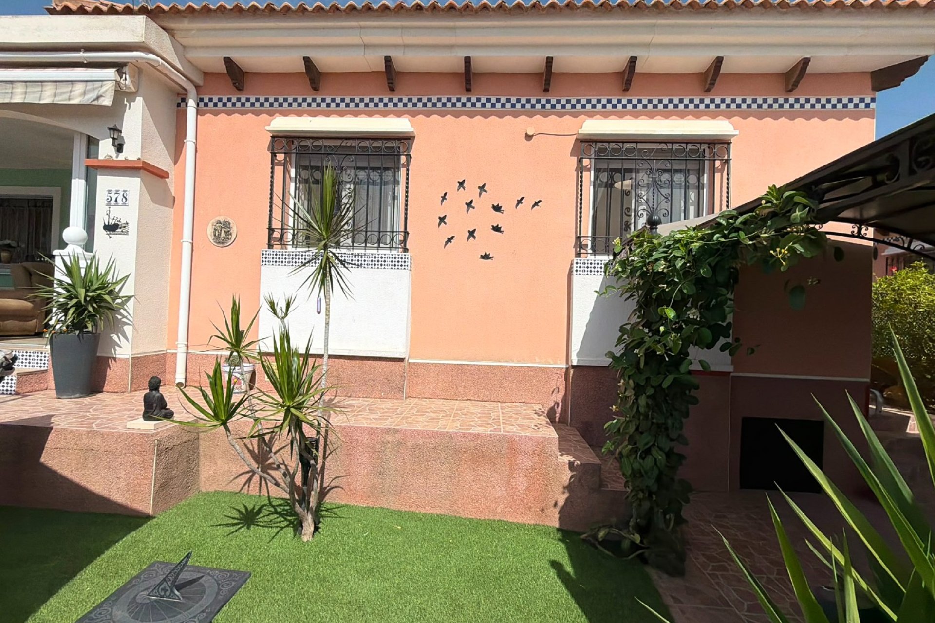 Herverkoop - Vrijstaande woning / Villa -
Los Montesinos - La Herrada