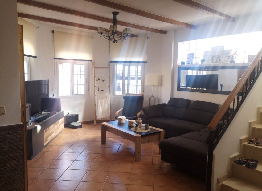 Herverkoop - Vrijstaande woning / Villa -
Los Montesinos - La Herrada