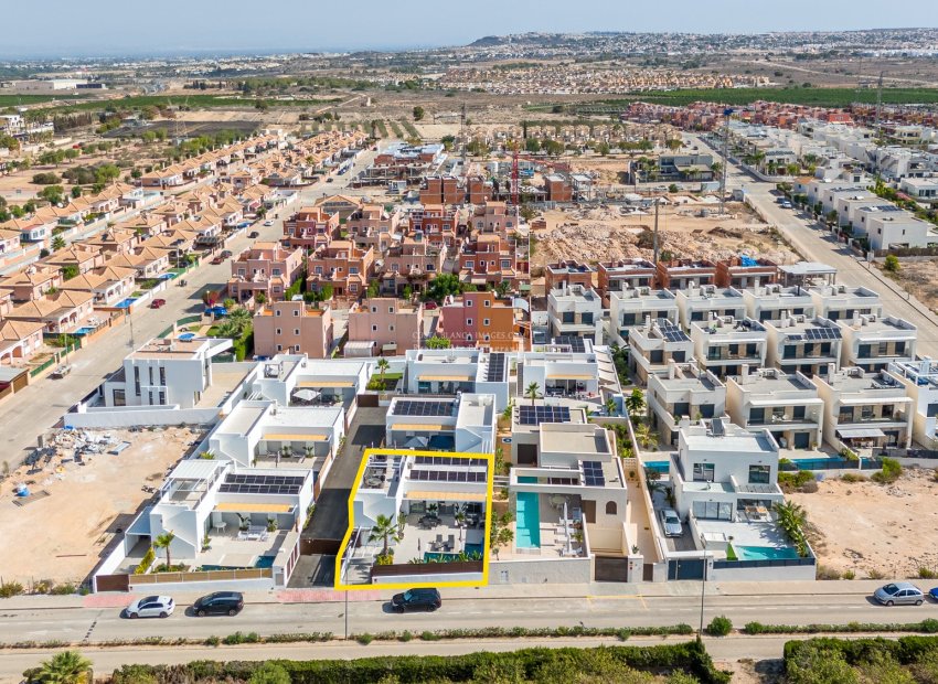 Herverkoop - Vrijstaande woning / Villa -
Los Montesinos - Los Montesinos - Urb. La Herrada