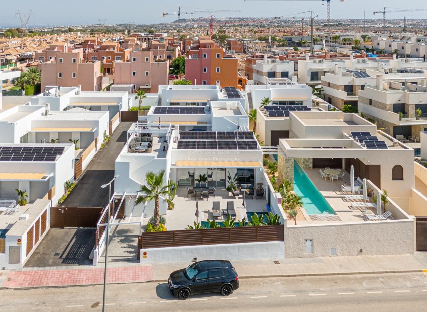 Herverkoop - Vrijstaande woning / Villa -
Los Montesinos - Los Montesinos - Urb. La Herrada