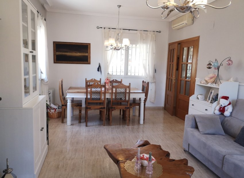 Herverkoop - Vrijstaande woning / Villa -
Los Montesinos - Los Montesinos - Urb. La Herrada