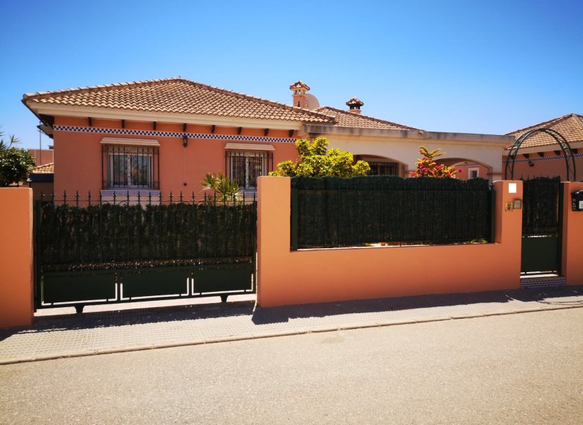 Herverkoop - Vrijstaande woning / Villa -
Los Montesinos - Los Montesinos - Urb. La Herrada