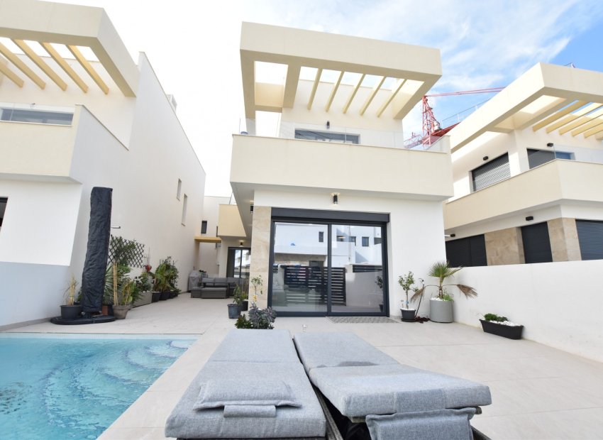 Herverkoop - Vrijstaande woning / Villa -
Los Montesinos