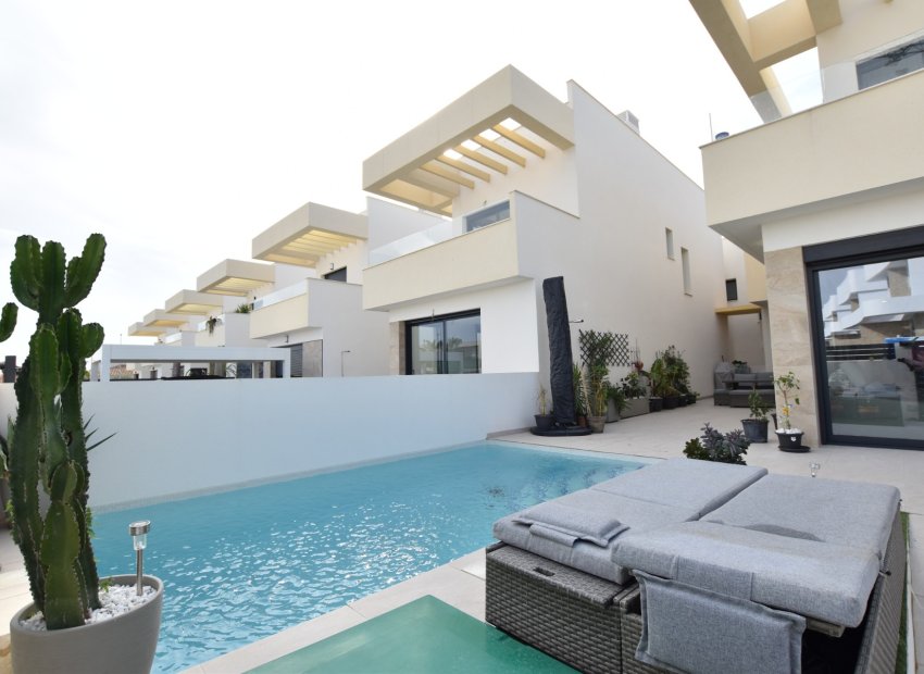 Herverkoop - Vrijstaande woning / Villa -
Los Montesinos