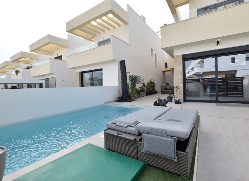 Herverkoop - Vrijstaande woning / Villa -
Los Montesinos