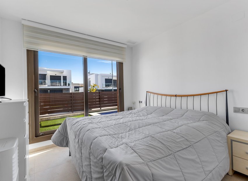 Herverkoop - Vrijstaande woning / Villa -
Orihuela Costa - Entre Naranjos Vistabella Golf