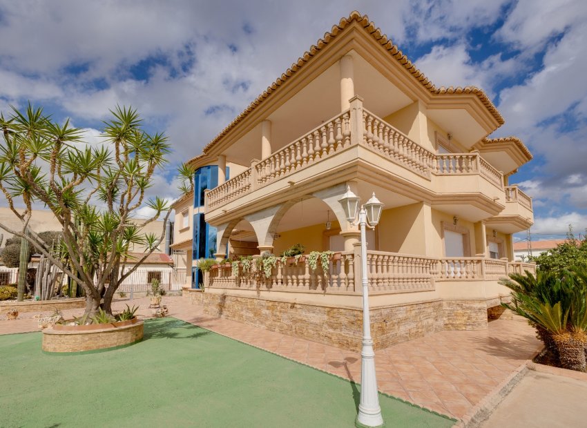 Herverkoop - Vrijstaande woning / Villa -
Orihuela Costa - Orihuela