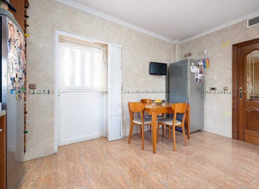 Herverkoop - Vrijstaande woning / Villa -
Orihuela Costa - Orihuela