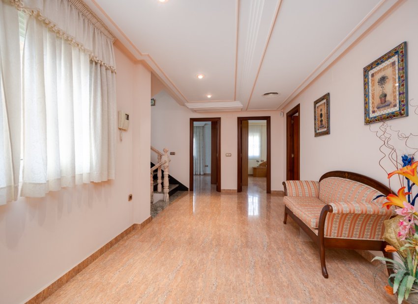 Herverkoop - Vrijstaande woning / Villa -
Orihuela Costa - Orihuela