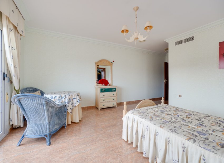 Herverkoop - Vrijstaande woning / Villa -
Orihuela Costa - Orihuela