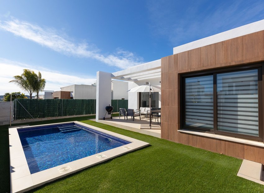 Herverkoop - Vrijstaande woning / Villa -
Orihuela Costa - Vistabella Golf